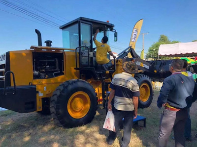 晉工攜手LEADWAY MACHINERY強(qiáng)勢(shì)登陸泰國(guó)農(nóng)業(yè)機(jī)械展，開啟海外市場(chǎng)新篇章